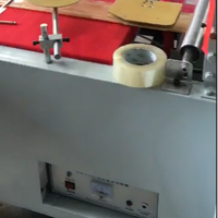 Machine de pliage et de rembobinage de film plastique à fonction de soufflet inférieur pour la fabrication de sacs de vêtements et de sacs à pain, à fonctionnement stable