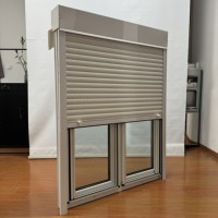 Fenêtre à battant en PVC de conception européenne, verre trempé, store enrouleur, moustiquaire en fibre de verre, couleurs et dimensions personnalisées, design graphique
