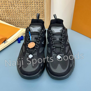 2025รองเท้าผ้าใบผู้ชายสไตล์การเดินขนาดใหญ่อย่างหรูหราจากนักออกแบบรองเท้าลำลองแนวสปอร์ตย้อนยุคมีซับในเป็นตาข่าย - Product Image 4