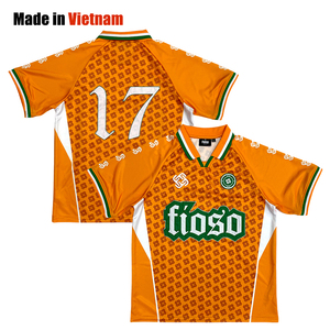 Uniformes de Fútbol Personalizados Retro, Sublimados, con Parches Bordados, de Secado Rápido, Transpirables y de Talla Grande - Product Image 1