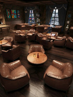 Ensemble de bar en bois massif de style rétro américain avec canapé, chaise et tables pour restaurants et cafés commerciaux - Personnalisable