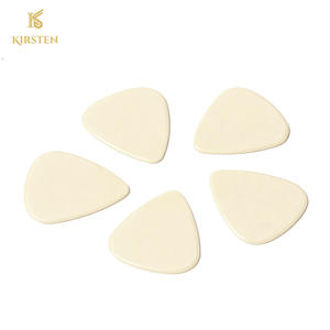 Plettri per Chitarra Fluorescenti 0.46/0.71/0.96, Plettri in Celluloide che si Illuminano al Buio per Chitarre Acustiche, Classiche ed Elettriche - Product Image 3