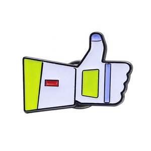 Distintivo/Pin da Bavero in Metallo Smaltato Personalizzato Fatto a Mano per Piccoli Psicologi e Dottori - Distintivo di Onore del Produttore - Product Image 1