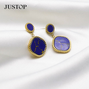 Élégantes boucles d'oreilles pendantes géométriques carrées en améthyste unisexe, chic, plaquées or 18 carats, en acier inoxydable, respectueuses de l'environnement - Product Image 5