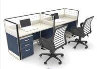 Poste de travail de bureau à cloisonnement 4 places avec armoires à 3 tiroirs verrouillables, bureau de personnel en mélamine blanche