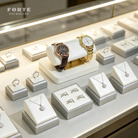 Présentoirs en cuir PU FORTE pour bracelets et colliers, personnalisables en gros, ensemble de présentoirs à bijoux sur mesure