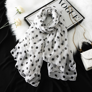 Nouvelle Écharpe Longue en Soie Gaze de Bali à Pois pour Femme, Style Dubaï Moyen-Orient, Cape Extérieure, Nouveau Hijab Arabe Bicolore Noir et Blanc - Product Image 2