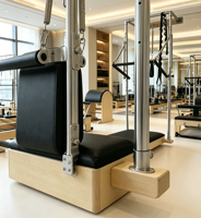 Torre de Pilates Comercial de Madera de Arce para Estudio de Yoga con Plataforma, Colchoneta y Barra de Empuje