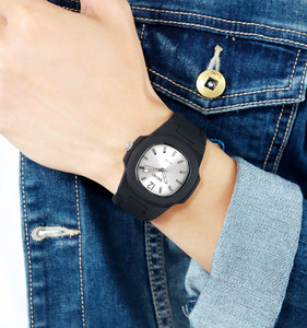 Montre carrée décontractée pour homme <span class=keywords><strong>Skmei</strong></span> <span class=keywords><strong>1717</strong></span>, bracelet en silicone noir, étanche 5 ATM, personnalisable avec logo, en promotion - Product Image 2
