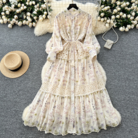 Robe midi décontractée pour femme à manches longues, broderie florale, patchwork de dentelle, col montant, taille à nouer avec pompons, idéale pour les vacances