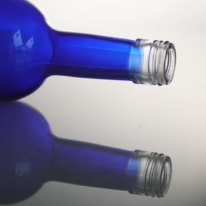 Botella de licor de vidrio <span class=keywords><strong>azul</strong></span> ámbar personalizada al por mayor 50cl a 75cl botellas de licor redondas vacías para Ropp Cap Vodka Gin <span class=keywords><strong>Tequila</strong></span> - Product Image 2