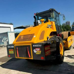 Rouleau compresseur vibrant XCMG XS223J d'occasion à vendre – Haute capacité de charge linéaire statique, idéal pour les projets de compactage routier et de sol - Product Image 4