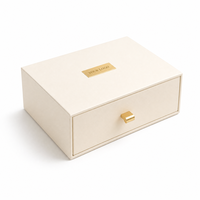Boîte cadeau noire rigide à tiroir coulissant avec logo personnalisé, cadre doré et doublure floquée rouge bordeaux pour fournisseur d'emballages de bijoux