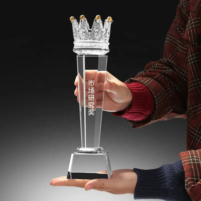 Logotipo personalizado em branco vidro prêmios Modelo Atacado Criativo Crystal Crown Trophy