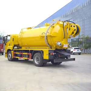 Camion d'aspiration des eaux usées ISUZU GIGA 4x2, camion-citerne à vide pour fosses septiques, camion de nettoyage des boues fécales de 10 m³ à vendre - Product Image 4