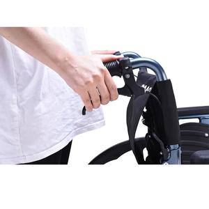 Fauteuil roulant manuel portable et léger pour les hôpitaux - Product Image 2