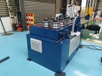 Cintreuse de tubes multi-rouleaux CNC automatique hydraulique pour la production en atelier
