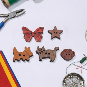 Botones de Madera con Diseño de Cachorro y Gatito de Dibujos Animados, Accesorios de Joyería Ecológicos para Manualidades - Product Image 3