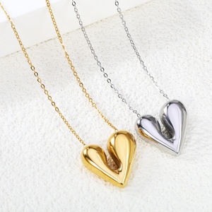 Collier pendentif irrégulier épais en acier inoxydable plaqué or 18 carats, motif cœur, idéal pour la Saint-Valentin, un cadeau populaire et élégant - Product Image 3