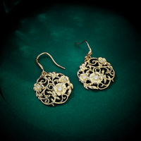 020029 desainer mode mewah CZ anting menjuntai untuk wanita antik terinspirasi menjuntai berlapis emas bunga dedaunan anting-anting bunga