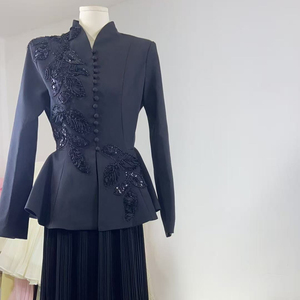 Vestido de <span class=keywords><strong>invitada</strong></span> de boda rosa a medida 2026, elegante vestido de gala bordado con volantes plisados y botones frontales, <span class=keywords><strong>conjunto</strong></span> de <span class=keywords><strong>dos</strong></span> <span class=keywords><strong>piezas</strong></span>. - Product Image 6