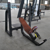 Machine professionnelle de musculation inclinable pour exercices de pectoraux avec barre et plaques de poids