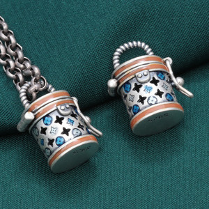 Colgante de collar vintage abrible con diseño de trébol de cuatro hojas y efecto de goteo de cobre, tipo sobre artesanal, en caja Gagau - Product Image 3