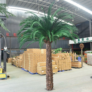 Palmier artificiel sur mesure, résistant à la décoloration, grand arbre artificiel pour centre commercial - Product Image 1