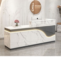 Bureau d'accueil moderne et éco-responsable en bois pour immeubles de bureaux, salons de coiffure et restaurants