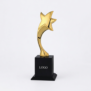 Trofeo Estrella Chapado en Oro con Base Negra Pulida, Logotipo Grabado con Láser, Premio Promocional Duradero - Product Image 1