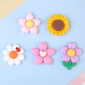 Grandes breloques en résine en forme de fleur, grandes fleurs de tournesol de dessin animé, décoration DIY pour coque de téléphone - Product Image 3