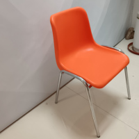 Chaise de conférence et d'événement en plastique OK-505C avec structure en acier chromé, empilable pour les conférences
