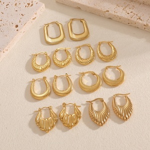 Jingciren Boutique Pendientes de lujo personalizados dorados de acero inoxidable Europa y Estados Unidos Elegante embalaje en caja de regalo - Product Image 2