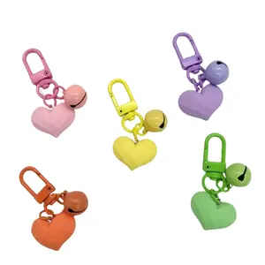 Groothandel Mode Candy Color Sleutelhanger Schattige Hart En Bel Combinatie Sleutelhanger Damestasel Accessoires