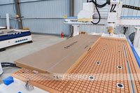 Routeur CNC pour la fabrication de meubles 1325 1530 à 4 axes avec système ATC et scie rotative pour le traitement complexe des panneaux de bois