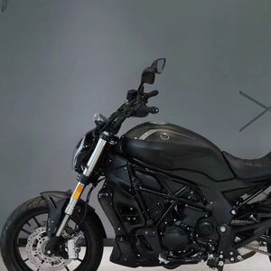 <span class=keywords><strong>Benelli</strong></span> <span class=keywords><strong>502C</strong></span> - Motocicleta Bobber Cruiser de 500cc y Dos Cilindros, Diseño Retro para Viajes Urbanos y Cortos - Product Image 1