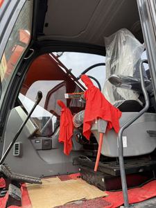 765 horas de trabajo. Excavadora Doosan 225 usada con componentes originales completos para trabajos de ingeniería municipal. - Product Image 3