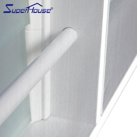 Fenêtre à persiennes verticale en verre moderne résidentielle avec barres de sécurité et écran en maille blanche pour le salon et la chambre à coucher
