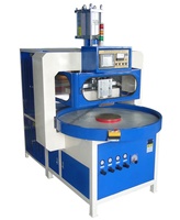 Machine de gaufrage automatique haute fréquence 8KW durable pour semelles de chaussures de sport et semelles à talons hauts
