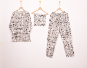 Ensembles de pyjamas en coton style vintage, imprimés à la main avec des boutons, respirants, pour l'été - Product Image 1