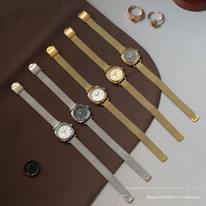 Orologio da Donna DUKE NICLE con Cassa Quadrata, Elegante e Sofisticato, Minimalista con Dettagli in Diamanti e Cinturino a Rete, Movimento al Quarzo - Product Image 4