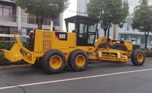 รถเกรดเดอร์ CAT 140H มือสอง นำเข้าจากญี่ปุ่น ระบบควบคุมไฮดรอลิกเต็มรูปแบบ บำรุงรักษาอย่างดี เหมาะสำหรับงานก่อสร้างทางหลวงและงานเทศบาล - Product Image 2