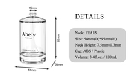 Flacon de parfum en verre opale blanc personnalisable de luxe de 100 ml avec support d'affichage, finition dorée et vaporisateur à pompe