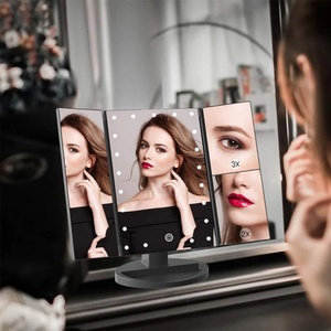 Miroir de Maquillage Trifold avec Lumières et Grossissement 2026 – 22 LED – Idéal Cadeau Femme – Vente en Gros - Product Image 3
