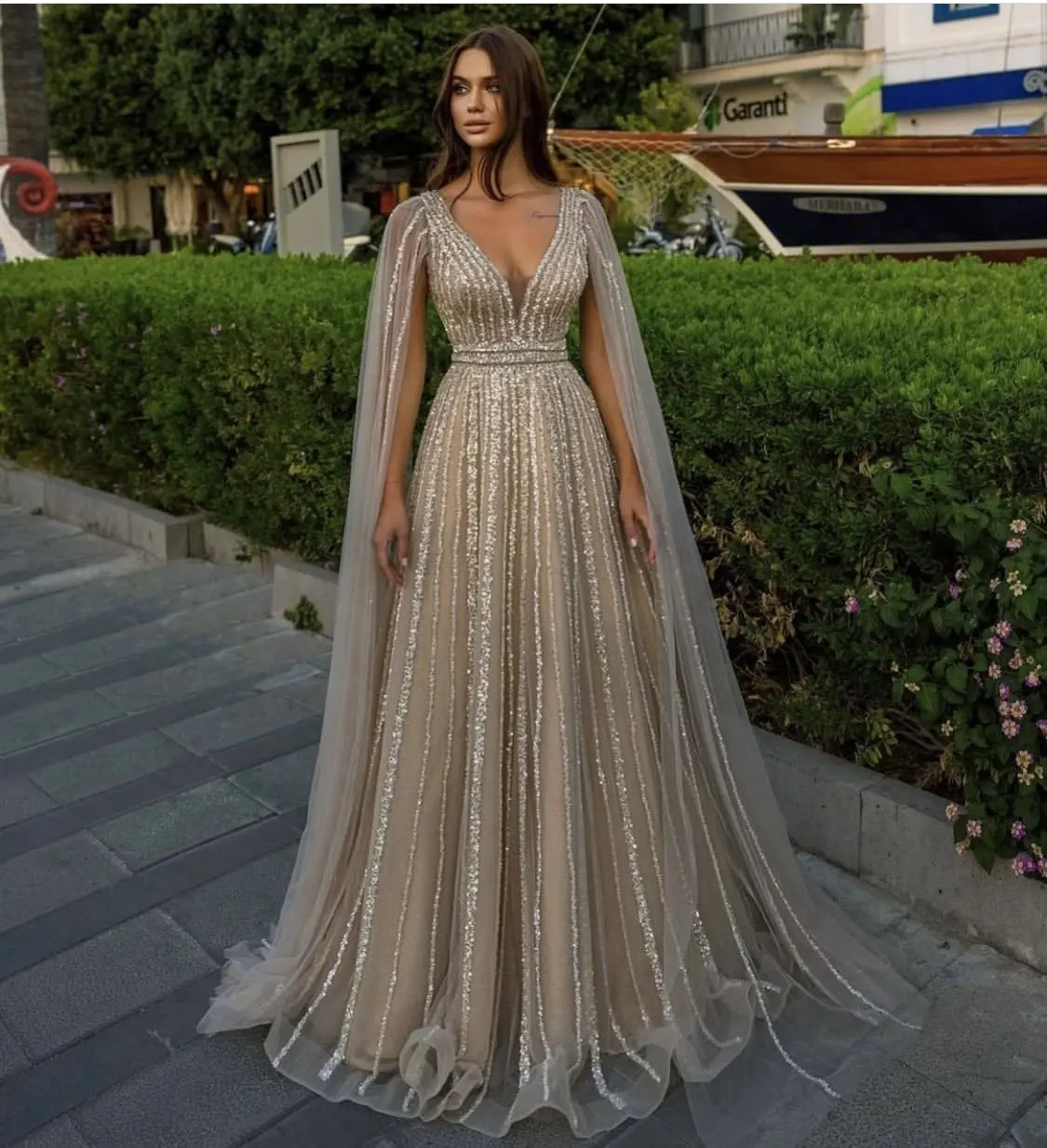 2022 Luxury Beaded V Neck Cape Sleeves A-Line Evening Gown For Women Formal Party Dresses