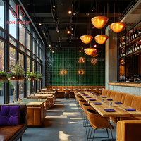 Ensemble de sièges de stand commercial en forme de L, banquette couleur sienna brûlé, chaises violettes, table à manger carrée, café, hôtel, restaurant moderne