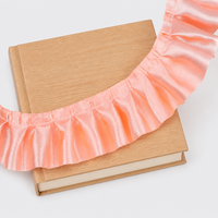 Bande de dentelle plissée en satin de 4 cm, directement de l'usine, accessoires DIY à prix réduit pour les tabliers de poupées, les vêtements pour animaux de compagnie et la décoration intérieure