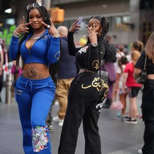 ファッションカジュアルストリート多色プリント長袖トップツーピースセット - Product Image 1