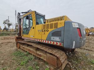 Pelles sur chenilles Volvo d'occasion Machines de construction moyennes à godet de 3m avec moteur à pompe à engrenages Isuzu-Prix bas disponibles - Product Image 3