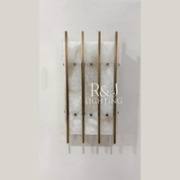 Applique murale de luxe en laiton Alabaster Natural Longboard, compatible E12/E14, idéale pour les couloirs, les salons et les chambres.